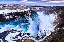 Panorama invernale della cascata Gullfoss in Islanda