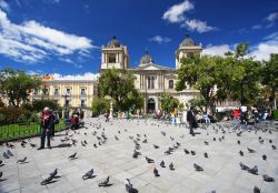 Panorama su piazza Murillo a La Paz, Bolivia. Una bella veduta della città boliviana, la più alta metropoli del mondo con i suoi 3640 metri di altitudine sul livello del mare - Dan ...