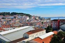 Panorama sul quartiere Principe Real di Lisbona, ...