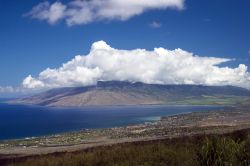 Panorama su Kihei e Maalaea Bay da Piilani Highway, Maui, Hawai.
