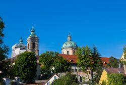 Panorama sulla basilica di Weingarten, nei pressi di Ravensburg, Germania - La più grande basilica barocca tedesca si trova nel cuore dell'Alta Svevia: l'edificio sacro è ...