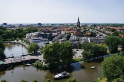 Panorama sulla città di Leeuwarden, Paesi Bassi. Capoluogo della Frisia, questa località olandese è diventata nel corso degli anni una delle mete preferite dai turisti. ...