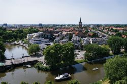 Panorama sulla città di Leeuwarden, Paesi Bassi. Capoluogo della Frisia, questa località olandese è diventata nel corso degli anni una delle mete preferite dai turisti. ...