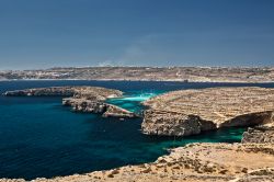 Panaroma dalla Torre di Santa Maria a Comino, Malta - Dalla torre costruita per volere dell'Ordine dei Cavalieri per permettere la difesa e facilitare le comunicazioni fra le cittadine di ...