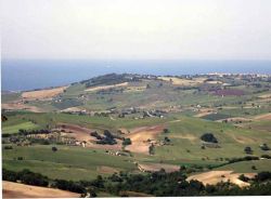 Il panorama verso il mare dal borgo di Palata in Molise