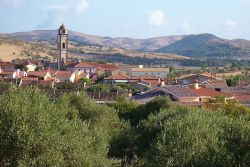 Panoramica del paesaggio intorno a Masullas in Sardegna Gabriella Grussu - Opera propria, CC BY-SA 4.0, Collegamento