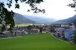 Panoramica di Jenbach e delle sue montagne: il comune di Jenbach, piccola ma caratteristica località del tirolo austriaco, è situato in una posizione non solo invidiabile dal punto ...