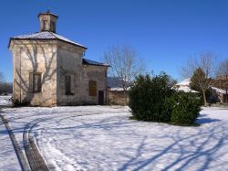 La chiesa di Pantaro di Gattatico dopo una nevicata - © onchiles / panoramio.com