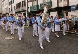 Parata musicale in occasione della Festa del Corpo e del Sangue di Cristo a Faial, Azzorre, Portogallo  - © Katrin85 / Shutterstock.com