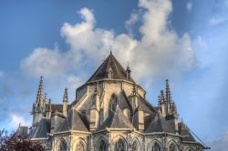 Particolare dell'abside della Cattedrale di Santa Valdetrude di Mons, in Belgio. Costruito in stile gotico, l'edificio religioso venne progettato dall'architetto Matthijs de Layens ...