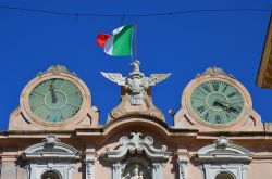Particolare degli orologi del Municipio di Trapani in Sicilia