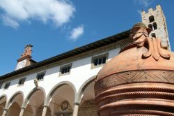 Particolare del complesso del Santuario di Impruneta in Toscana