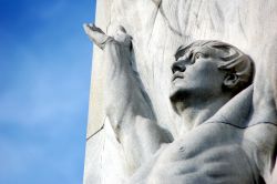 Particolare del Monumento agli Eroi della battaglia di Alamo a San Antonio, Texas.



