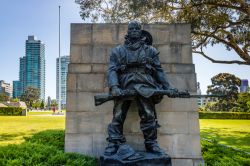 Particolare del monumento commemorativo al "Driver and Wipers Memorial" di Melbourne, Australia - © Uwe Aranas / Shutterstock.com