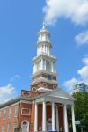 Particolare della First Church Of Christ nel centro di Hartford, Connecticut, USA. In stile coloniale, questa chiesa è stata ultimata nel 1909, un anno dopo la posa della prima pietra.
 ...