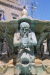 Particolare della fontana in Piazza del Popolo a Pesaro, Marche, Italia.



