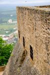 Particolare della torre del castello di Abrantes, Portogallo. E' considerata una delle più suggestive fortezze medievali di tutto il paese: alla torre si accede da una posizione elevata ...