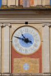 Particolare dell'orologio della torre cittadina a Gualtieri, provincia di Reggio Emilia.
