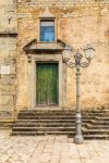 Particolare di una piazzetta nel borgo medioevale di Montalbano Elicona in Sicilia. - © Emily Marie Wilson / Shutterstock.com