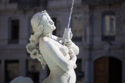 Particolare di una statua della fontana dei Giacobini ...