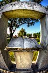 Particolare di una tomba al Forest Park Cemetery di Houston, Texas.
