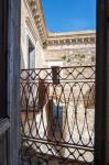 Particolare interno di un'abitazione a Craco, Matera, Basilicata.

