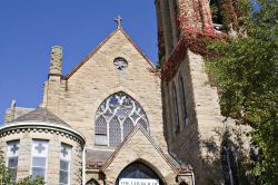 Particolari architettonici di una antica chiesa nella città di Cleveland, Ohio, USA.
