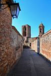 Passeggiata alla scoperta della medievale Città della Pieve, Umbria. Questo piccolo borgo umbro è stato patria di uno dei più importanti pittori del Rinascimento italiano, ...