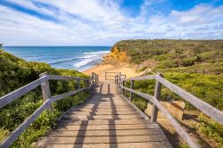 Passeggiata della leggendaria Bells Beach, nei pressi di Torquay, Australia. E' celebre per essere stata la spiaggia del film Point Break del 1991.





