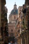Passeggiata nel centro della città di Trapani. siamo nell'ovest della Sicilia. - © stefano cellai / Shutterstock.com