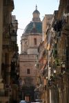Passeggiata nel centro della città di Trapani. siamo nell'ovest della Sicilia. - © stefano cellai / Shutterstock.com
