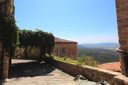 Passeggiata nel centro storico di Sticciano in provincia di Grosseto - © LigaDue - CC BY 3.0 - Wikipedia