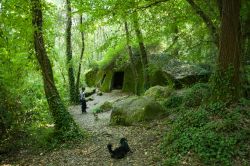 Passeggiata nel parco dei Mostri di Bomarzo nel Lazio