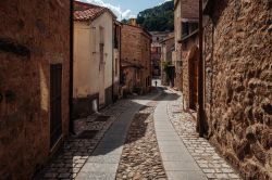 Passeggiata nello storico borgo di Gavoi in Sardegna