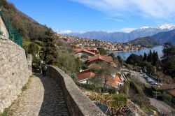 Passeggiata sul sentiero Greenway a Colonno, Lago di Como (Lombardia)