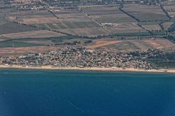 Passoscuro e la sua spiaggia, costa del Lazio, ...