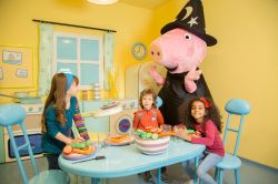 Peppa Pig Streghetta, durante la festa di Halloween a Leolandia