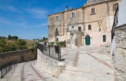 Piazza a Vico del Gargano, il borgo della Puglia