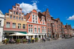 Edifici caratteristici affacciati su Am Sande Platz a Luneburg