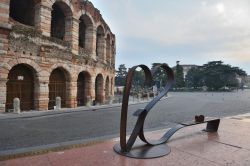 Piazza Bra senza turisti: Verona risente della pandemia del Coronavirus con tutta Italia in quarantena - © MarcelClemens / Shutterstock.com