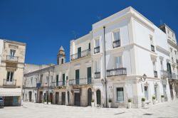 Piazza della Cattedrale a Altamura, Puglia. Su questa centralissima piazza, fra le più importanti della cittadina, si affaccia il duomo di Santa Maria Assunta - © Mi.Ti. / Shutterstock.com ...