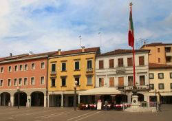 Piazza Erminio Ferretto a Mestre, è considerata il "Salotto di Venezia", una delle piazze più interessanti del Veneto - © velirina / Shutterstock.com 