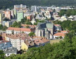 Piazza Mendel e la chiesa dell'Assunzione della Vergine Maria dall'alto, Brno, Repubblica Ceca. - © 200456186 / Shutterstock.com