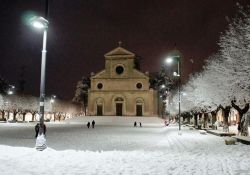 Piazza Risorgimento ad Avezzano dopo una nevicata - © Giulio Bertolaccini - CC BY-SA 4.0 - Wikimedia Commons.