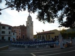 Piazza Vittorio Veneto a Sirolo, area pedonale estiva