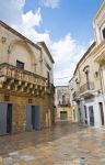 Una piazzetta lastricata del borgo di Mesagne Puglia - © Mi.Ti. / Shutterstock.com