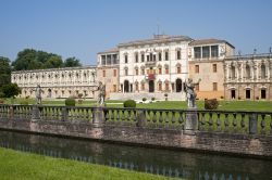 Piazzola sul Brenta, il Palazzo di Villa Contarini, una magnifica Villa Veneta