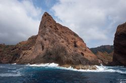Scogliere della Riserva di Scandola, in Corsica - Istituita nel 1975, la Riserva Naturale di Scandola è stata la prima area protetta in Europa a comprendere sia un territorio marittimo ...