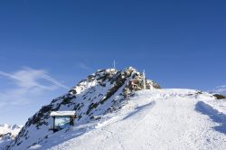 Picco montuoso nelle Alpi Venoste, Trentino Alto Adige. Attraversate da numerose valli strette e profonde fra cui la Val Senales, quella del Rio Carlino e del Rio Saldura, queste alpi si estendono ...