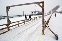 Pista per slittini, Terrasse Dufferin: sulla grande terrazza antistante lo Chateau Frontenac, da dove si può ammirare uno splendido panorama della città vecchia sottostante e del ...